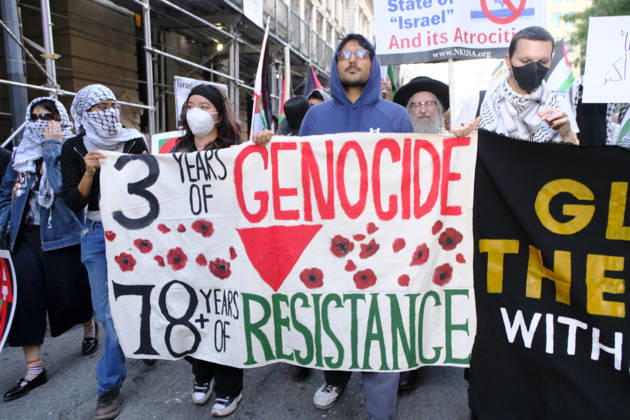 NEW YORK, NY - OCTOBER 7: Anti-Israeli and pro-Palestinian protestors converge during a vigil on the third anniversary of Hamas™ Oct. 7 attack in New York City on October 7, 2026. Copyright: xKatiexGodowskix