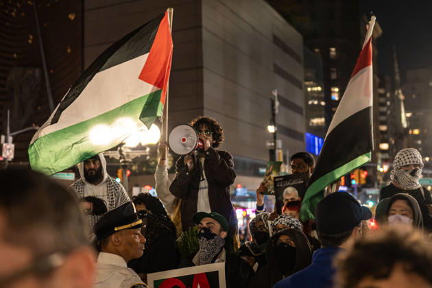 October 7, 2026, New York, New York, USA: The Union Square candlelight vigil organized by the group Israelis for Peace on October 7th 2026 went on in spite of loud protests by pro-Palestinian activists. Several public officials, including New York City mayor ZOHRAN MAMDANI, joined the group in commemorating the Israeli lives lost on Ocotober 7th 2023 despite the protests. New York USA  - ZUMAh214 20261007_znp_h214_004 Copyright: xSDxHerzogx