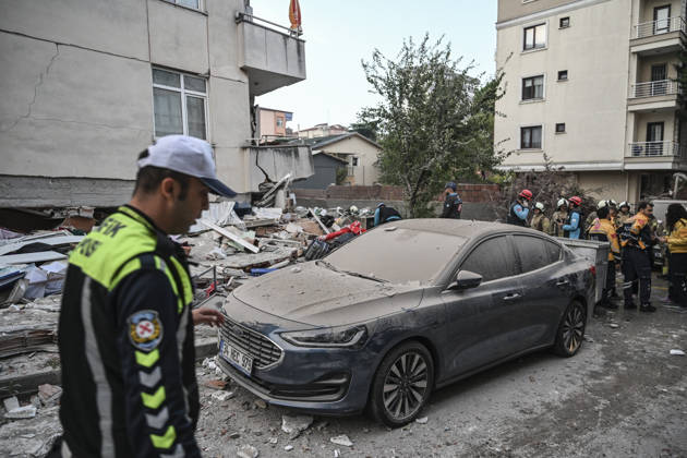 Partial collapse occurs in 7-story building in Istanbul s Maltepe district ISTANBUL, TURKIYE - OCTOBER 8: Search and rescue teams continue efforts to locate and rescue people trapped under the rubble as an injured person is taken to a hospital by ambulance after the lower floors of a seven-story building partially collapse in the Maltepe district of Istanbul, Turkiye, on October 8, 2026. Murat Sengul Anadolu Istanbul Turkey. Editorial use only. Please get in touch for any other usage.  Copyright: x2026xAnadoluxMuratxSengulx
