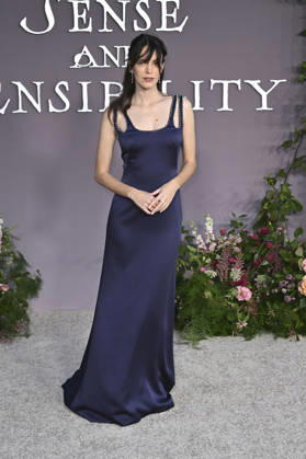 Stacy Martin at the premiere of the movie *Sense and Sensibility* at the United Theater in Los Angeles, October 7, 2026 Foto:xD.xStarbuckx xFuturexImagex sensuality_6036