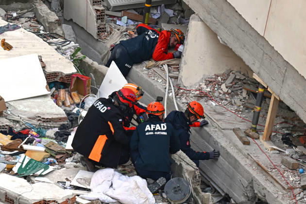Partial collapse occurs in 7-story building in Istanbul s Maltepe district ISTANBUL, TURKIYE - OCTOBER 8: Search and rescue personnel, including firefighters, AFAD, UMKE, and police teams, operate at the site of a partial building collapse in the Cevizli neighborhood of Maltepe district, Istanbul, Turkiye on October 8, 2026. Trapped residents on the unaffected upper floors were evacuated while emergency teams initiated search and rescue efforts beneath the collapsed lower levels. Ten people were rescued alive from the rubble, while officials confirmed two fatalities as of late morning. Ahmet Okatali Anadolu Istanbul Turkey. Editorial use only. Please get in touch for any other usage. Copyright: x2026xAnadoluxAhmetxOkatalix
