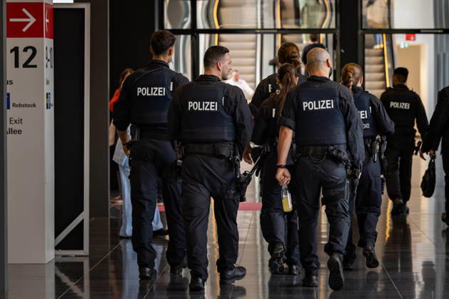 Frankfurt Book Fair 2026 August 10, 2026 Police presence on the second day of the 2026 Frankfurt Book Fair, Thursday. Numerous visitors, exhibitors, and industry professionals are making their way through the exhibition halls and aisles of the Frankfurt Exhibition Center. Police officers are on duty during the event and are e