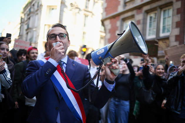 Catholic Institute of Paris Blockade - Paris La France Insoumise - Nouveau Front Populaire s MP Antoine Leaument pictured as students blocking campus of Catholic Institute of Paris ( Institut Catholique de Paris ) in Paris, on October 8, 2026 as they continue their protest to demand the hiring of substitute teachers, increased resources, and decent learning conditions. Photo by Raphael Lafargue ABACAPRESS.COM Paris Ile-de-France France Copyright: xLafarguexRaphael ABACAx