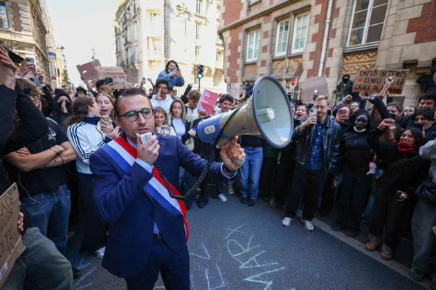 Catholic Institute of Paris Blockade - Paris La France Insoumise - Nouveau Front Populaire s MP Antoine Leaument pictured as students blocking campus of Catholic Institute of Paris ( Institut Catholique de Paris ) in Paris, on October 8, 2026 as they continue their protest to demand the hiring of substitute teachers, increased resources, and decent learning conditions. Photo by Raphael Lafargue ABACAPRESS.COM Paris Ile-de-France France Copyright: xLafarguexRaphael ABACAx