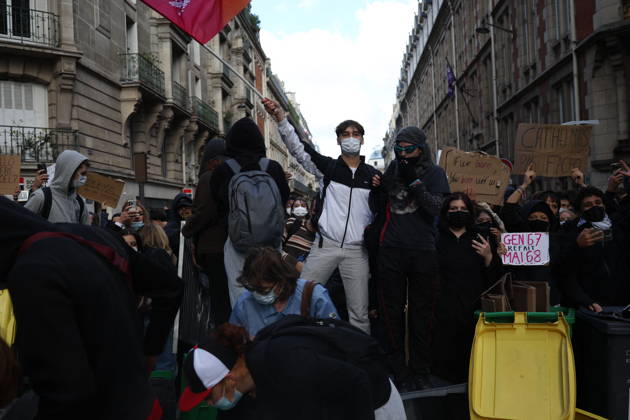 Catholic Institute of Paris and Paris-Panthéon-Assas Students Protest - Paris Students from the Catholic Institute of Paris and Paris-Panthéon-Assas University gather outside Paris-Panthéon-Assas University during a demonstration in support of high school students. The protesters are demanding the hiring of substitute teachers, increased resources, and decent learning conditions. Paris, France, October 8, 2026. Photo by Raphael Lafargue ABACAPRESS.COM Paris Ile-de-France France Copyright: xLafarguexRaphael ABACAx