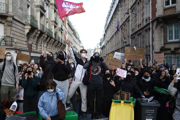 Catholic Institute of Paris and Paris-Panthéon-Assas Students Protest - Paris Students from the Catholic Institute of Paris and Paris-Panthéon-Assas University gather outside Paris-Panthéon-Assas University during a demonstration in support of high school students. The protesters are demanding the hiring of substitute teachers, increased resources, and decent learning conditions. Paris, France, October 8, 2026. Photo by Raphael Lafargue ABACAPRESS.COM Paris Ile-de-France France Copyright: xLafarguexRaphael ABACAx