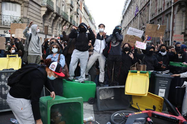 Catholic Institute of Paris and Paris-Panthéon-Assas Students Protest - Paris Students from the Catholic Institute of Paris and Paris-Panthéon-Assas University gather outside Paris-Panthéon-Assas University during a demonstration in support of high school students. The protesters are demanding the hiring of substitute teachers, increased resources, and decent learning conditions. Paris, France, October 8, 2026. Photo by Raphael Lafargue ABACAPRESS.COM Paris Ile-de-France France Copyright: xLafarguexRaphael ABACAx