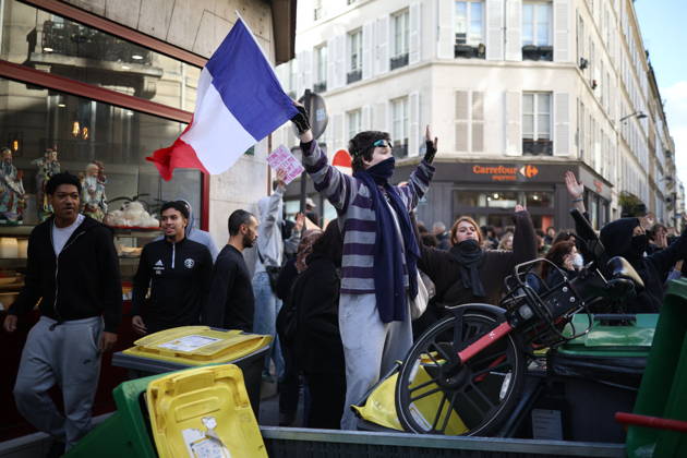 Catholic Institute of Paris and Paris-Panthéon-Assas Students Protest - Paris Students from the Catholic Institute of Paris and Paris-Panthéon-Assas University gather outside Paris-Panthéon-Assas University during a demonstration in support of high school students. The protesters are demanding the hiring of substitute teachers, increased resources, and decent learning conditions. Paris, France, October 8, 2026. Photo by Raphael Lafargue ABACAPRESS.COM Paris Ile-de-France France Copyright: xLafarguexRaphael ABACAx