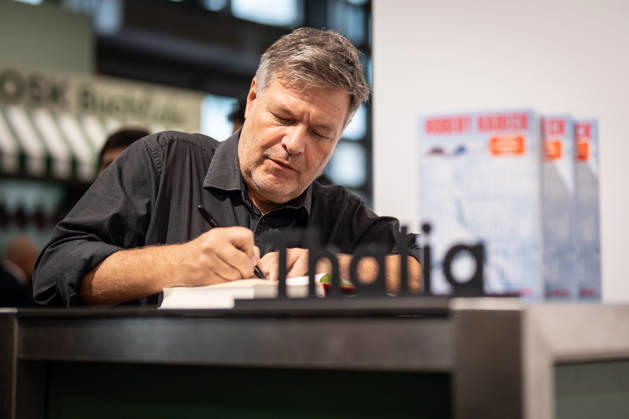 Former Federal Minister of Economics Robert Habeck will present and sign copies of his new book, *Arctic Meltdown: Rethinking the World*, at the book fair, at the Thalia Bookstore booth. Impressions from the 2026 Frankfurt Book Fair, Frankfurt, Hesse, Germany. Fair