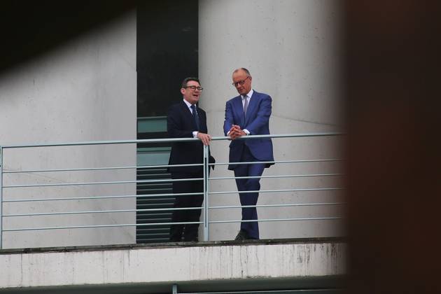 Berlin, Germany, October 8, 2026: The Federal Chancellery hosts a reception for British Prime Minister Andrew Andy Burnham and Federal Chancellor Friedrich Merz (CDU) for a one-on-one conversation on the terrace Copyright: xdtsxNachrichtenagenturx dts_137574