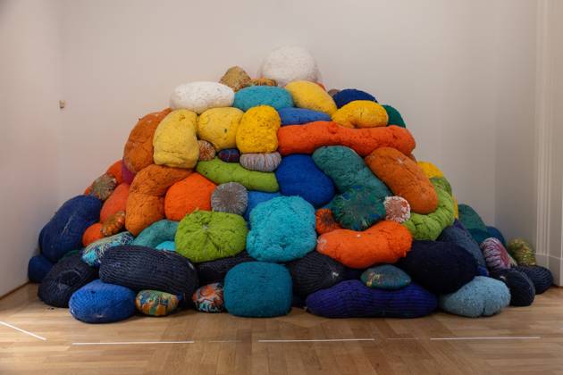 Exhibition Au dela by Sheila Hicks PHOTOPQR VOIX DU NORD FLORENT MOREAU October 8, 2026 LILLE October 8, 2026 The exhibition Au dela by artist Sheila Hicks, is on view at the Palais des Beaux-Arts PHOTO FLORENT MOREAU LA VOIX DU NORD LILLE, FRANCE, OCTOBER 8, 2026 Sheila Hicks – Beyond exhibition at the Palais des Beaux Arts in Lille The internationally renowned American artist presents a new installation in the museum’s atrium, exploring textile fiber through monumental works created especially for the space HAUTS-DE-FRANCE France  Copyright: xPHOTOPQR VOIXxDUxNORD MAXPPPxFLORENTxMOREAUx 20261008VDN9618 20261008VDN9618