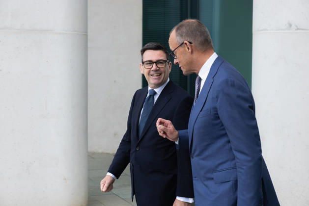 Chancellor Merz Welcomes British Prime Minister Burnham Germany, Berlin, October 8, 2026 Chancellor Friedrich Merz (CDU) welcomes Andrew Burnham, Prime Minister of the United Kingdom of Great Britain and Northern Ireland, on his inaugural visit to the Federal Chancellery