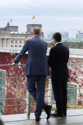 Chancellor Merz Welcomes British Prime Minister Burnham Germany, Berlin, October 8, 2026 Chancellor Friedrich Merz (CDU) welcomes Andrew Burnham, Prime Minister of the United Kingdom of Great Britain and Northern Ireland, on his inaugural visit to the Federal Chancellery