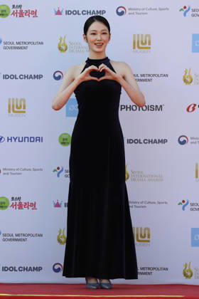 red carpet at Seoul Drama Awards in South Korea South Korean actress Choi Hyo-ju poses for photos on the red carpet during the 21st Seoul International Drama Awards in Seoul, South Korea, on October 08, 2026. Seoul South Korea Copyright: xMatrixxImages JungxUi-Chelx