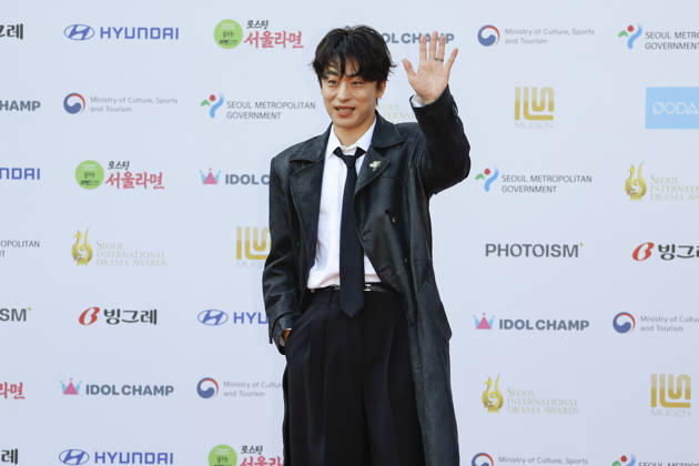 red carpet at Seoul Drama Awards in South Korea South Korean actor Koo Kyo-hwan poses for photos on the red carpet during the 21st Seoul International Drama Awards in Seoul, South Korea, on October 08, 2026. Seoul South Korea Copyright: xMatrixxImages JungxUi-Chelx