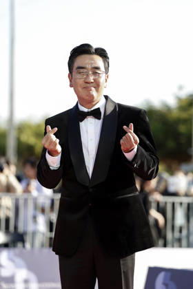 red carpet at Seoul Drama Awards in South Korea South Korean actor Ryu Seung-ryong poses for photos on the red carpet during the 21st Seoul International Drama Awards in Seoul, South Korea, on October 08, 2026. Seoul South Korea Copyright: xMatrixxImages JungxUi-Chelx