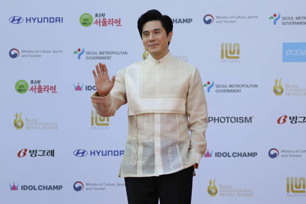 red carpet at Seoul Drama Awards in South Korea Filipino actor Paulo Avelino poses for photos on the red carpet during the 21st Seoul International Drama Awards in Seoul, South Korea, on October 08, 2026. Seoul South Korea Copyright: xMatrixxImages JungxUi-Chelx