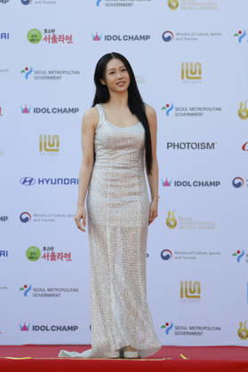 red carpet at Seoul Drama Awards in South Korea Singaporean actress Gladys Bay poses for photos on the red carpet during the 21st Seoul International Drama Awards in Seoul, South Korea, on October 08, 2026. Seoul South Korea  Copyright: xMatrixxImages JungxUi-Chelx