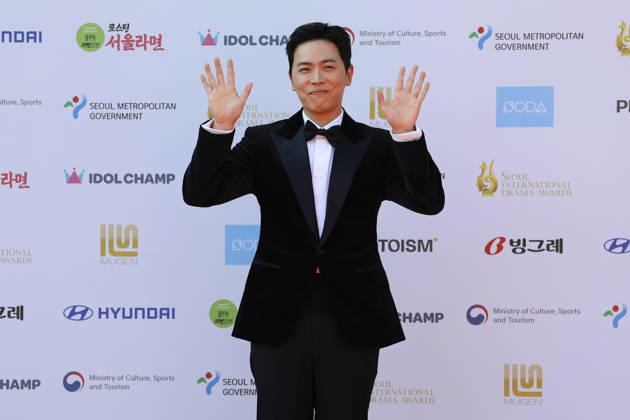 red carpet at Seoul Drama Awards in South Korea South Korean actor Lee Dong-ha poses for photos on the red carpet during the 21st Seoul International Drama Awards in Seoul, South Korea, on October 08, 2026. Seoul South Korea  Copyright: xMatrixxImages JungxUi-Chelx