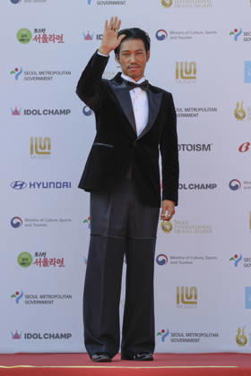 red carpet at Seoul Drama Awards in South Korea South Korean actor Kim Min pose for photos on the red carpet during the 21st Seoul International Drama Awards in Seoul, South Korea, on October 08, 2026. Seoul South Korea  Copyright: xMatrixxImages JungxUi-Chelx