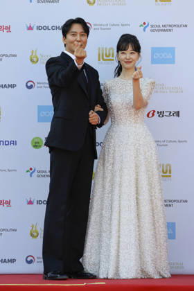 red carpet at Seoul Drama Awards in South Korea South Korean actor Kim Nam-gil (L) and announcer Lee Jae-eun pose for photos on the red carpet during the 21st Seoul International Drama Awards in Seoul, South Korea, on October 08, 2026. Seoul South Korea  Copyright: xMatrixxImages JungxUi-Chelx
