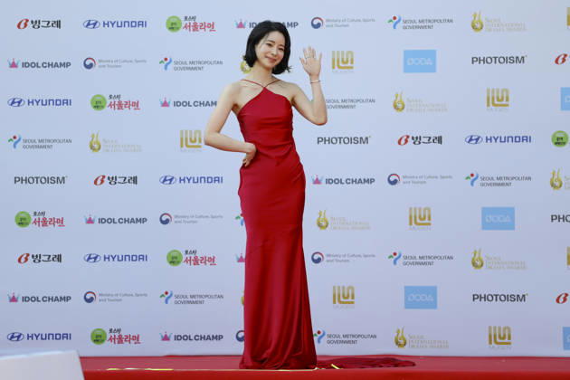 red carpet at Seoul Drama Awards in South Korea South Korean actress Lim Ji-yeon poses for photos on the red carpet during the 21st Seoul International Drama Awards in Seoul, South Korea, on October 08, 2026. Seoul South Korea  Copyright: xMatrixxImages JungxUi-Chelx