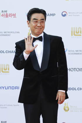 red carpet at Seoul Drama Awards in South Korea South Korean actor Ryu Seung-ryong poses for photos on the red carpet during the 21st Seoul International Drama Awards in Seoul, South Korea, on October 08, 2026. Seoul South Korea  Copyright: xMatrixxImages JungxUi-Chelx