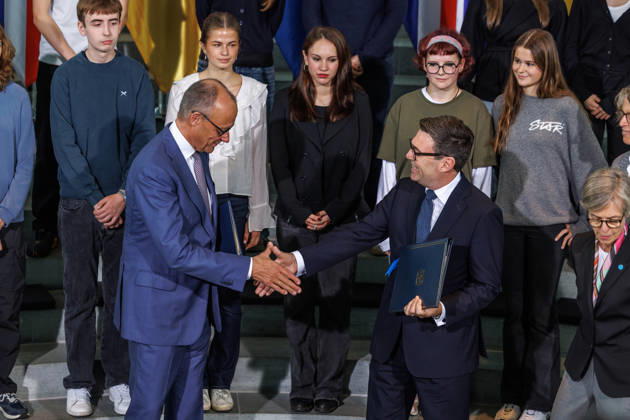 Exchange of the instruments of ratification of the Kensington Treaty by Federal Chancellor Friedrich Merz (CDU) and the Prime Minister of the United Kingdom of Great Britain and Northern Ireland, Andrew Burnham Exchange of the instruments of ratification of the Kens