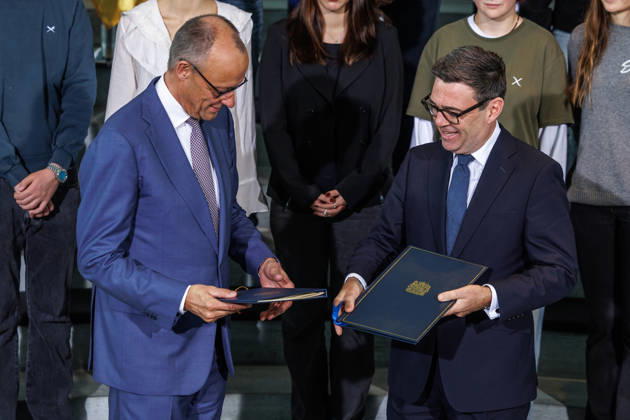 Exchange of the instruments of ratification of the Kensington Treaty by Federal Chancellor Friedrich Merz (CDU) and the Prime Minister of the United Kingdom of Great Britain and Northern Ireland, Andrew Burnham Exchange of the instruments of ratification of the Kens
