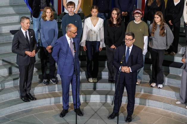 Exchange of the instruments of ratification of the Kensington Treaty by Federal Chancellor Friedrich Merz (CDU) and the Prime Minister of the United Kingdom of Great Britain and Northern Ireland, Andrew Burnham Exchange of the instruments of ratification of the Kens