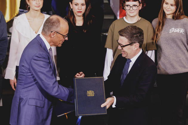 L R Friedrich Merz, CDU, Chancellor of Germany, and Andrew Burnham, Prime Minister of the United Kingdom, photographed during the exchange of the instruments of ratification for the Kensington Treaty in Berlin, October 8, 2026, Berlin, Germany Copyright: xFlorianxGaertnerx