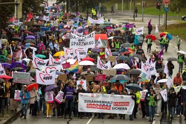 October 8, 2026, Welfare State Demonstration in Kiel Under the slogan Secure Democracy, Strengthen Cohesion, welfare organizations in Kiel called for a demonstration. After the opening rally, approximately 5,000 participants marched from Kiel’s City Hall Square along Düsternbrooker Weg to the Kiel State House. Kiel, Düsternbrooker Weg, Schleswig Holstein, Germany