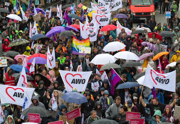 October 8, 2026, Welfare State Demonstration in Kiel Under the slogan Secure Democracy, Strengthen Cohesion, welfare organizations in Kiel called for a demonstration. After the opening rally, approximately 5,000 participants marched from Kiel’s City Hall Square along Düsternbrooker Weg to the Kiel State House. Kiel, Düsternbrooker Weg, Schleswig Holstein, Germany