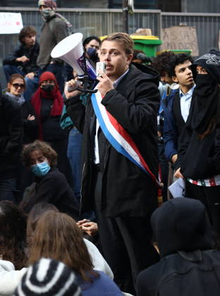 Catholic Institute of Paris and Paris-Panthéon-Assas Louis Boyard Protest - Paris Left-wing La France Insoumise (LFI) MP Louis Boyard speaks with a megaphone amid a blockade action near a building of the Pantheon Assas University during a student demonstration in Paris, on October 8, 2026, as part of a nationwide protest movement over learning conditions. Photo by Raphael Lafargue ABACAPRESS.COM Paris France  Copyright: xLafarguexRaphael ABACAx