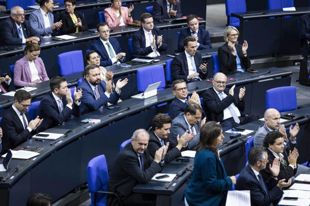 CDU CSU Bank claps, filmed in Berlin, October 8, 2026, Berlin, Germany Copyright: xRubyxTilkornx