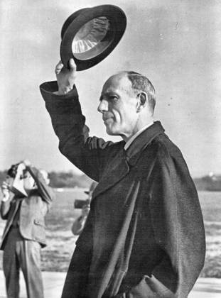 Premier Flies To Hitler Seen Off By Lord Halifax -- Lord Halifax waving as the plane with the Premlier on board took off at Heston. Mr. Neville Chamberlain, the Prime Minister, left Heston Aerodrome, near London, by British Airways liner for Berchtesgaden where he is to confer with Herr Hitler in an effort to alleviate the crisis over Czechoslovakia and to avert war. Among those who saw off Mr. Chamberlain were Lord Halifax, the Foreign Minister, and Lady Halifax. September 15, 1938.  Copyright: xPlanetxNewsxLtd.x 5513-81309318