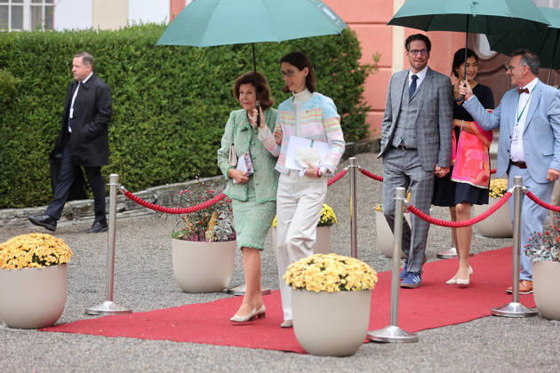 Queen Silvia of Sweden Visits Mainau Island, Konstanz, Mainau, October 8, 2026 Her Majesty Queen Silvia of Sweden visits Mainau Island near Konstanz in Baden-Württemberg, Germany Copyright: xMatthiasxGränzdörferx