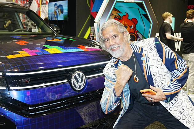October 8, 2026, New York, New York, USA: Video game designer and Tetris co-founder HENK ROGERS at 2026 New York Comic Con at the Javits Center on October 8, 2026 in New York. HENK ROGERS is on had to welcome the next evolution of Tetris as it moves into the dashboard of a 2027 Volkswagen Atlas. Volkswagen is bringing Tetris to its vehicles through AirConsole, an in car gaming platform that turns the vehicle s infotainment screen into a gaming display, with smartphones serving as the controllers. The games are designed to be played while the vehicle is parked, creating a new kind of entertainment experience inside the car. New York USA  - ZUMAb148 20261008_zap_b148_012 Copyright: xBryanxSmithx