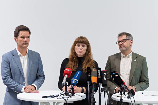 Berlin, October 8, 2026 Kerstin Wolter Ehling, The Left, M speaks alongside Steffen Krach (SPD, left) and Werner Graf (Alliance 90 The Greens, right) during a joint press statement following the conclusion of their parties’ preliminary talks in the foyer of the Haus der Statistik. Press statement by The Left, The Greens, and the SPD in Berlin