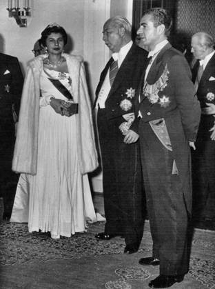 ** and Frau Altmaier, Queen