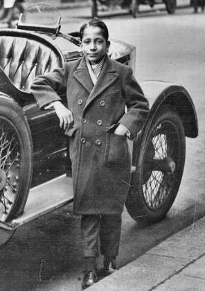 The New King of Iraq: The new King is King Faisals s son, Ghazi, who is now in Baghdad. He came to England as a boy, and was educated for three years at Harrow. Motoring is a favourite hobby of his, and he is here seen standing beside his car. October 16, 1933. (Photo by Central News).  Copyright: xCentralxNewsx 5513-85306453