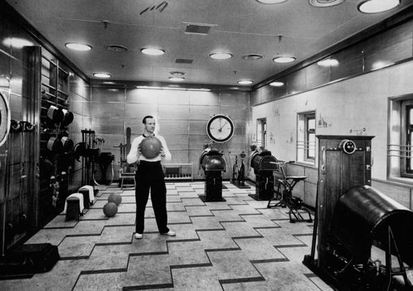 Completion Of The Queen Elizabeth -- The gymnasium, on board the Queen Elizabeth . The Cunard whito Star Liner Queen Elizabeth . leaves Southampton tomorrow (wed). For New York, on her first sailing as a passenger liner. October 15, 1946. (Photo by London News Agency Photo Ltd.).  Copyright: xLondonxNewsxAgencyxPhotoxLtd.x 5513-85306701