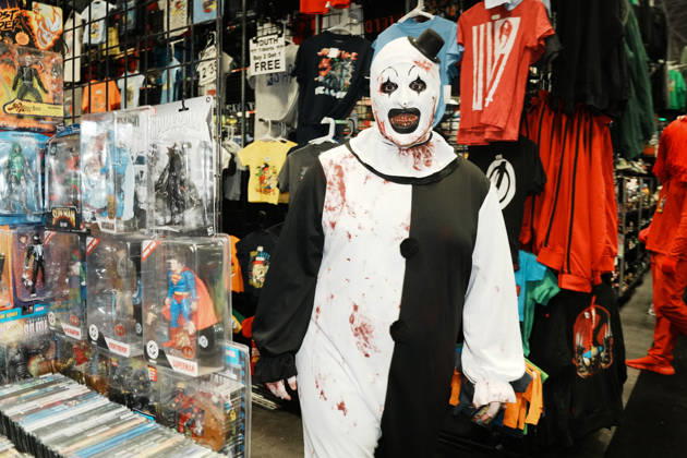 October 8, 2026, New York, New York, USA: An attendee in cosplay at the 2026 New York Comic Con at the Javits Center on October 8, 2026 in New York. New York USA  - ZUMAb148 20261008_zap_b148_041 Copyright: xBryanxSmithx