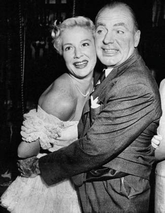 **. They re old friends, want into this cheek-to-cheek clinch when they met unexpectedly on the sat. March 8, 1951. (Photo by Reuterphoto).  Copyright: xReuterphotox 5513-85306962