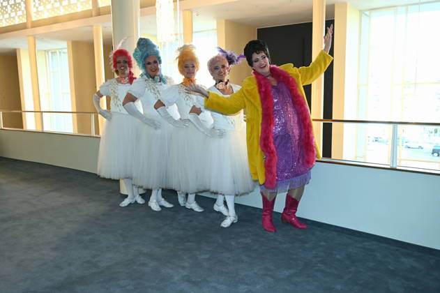 Cast of *Trude m* and the little divertissement. It is staged annually by the Cäcilia Wolkenburg Theater Group at the Cologne Men’s Chorus (KMGV). All performers on stage are volunteers. The 2027 program is titled Wat e Thiater and pays tribute to the unforgettable Trude Herr, as well as a celebration of the return to the