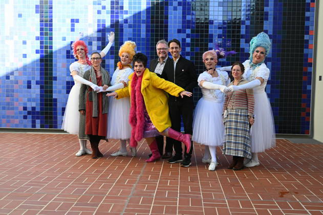 Cast and crew of the little divertissement. It is staged annually by the Cäcilia Wolkenburg Theater Group, part of the Cologne Men’s Chorus (KMGV). All performers on stage participate on a volunteer basis. The 2027 program is titled *Wat e Thiater* and pays homage to the unforgettableTrude Herr, as well as a celebration of the retu