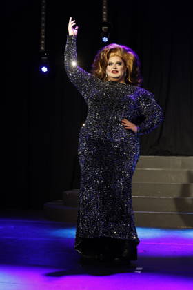 September 1, 2026, Herne, Revue Palast Ruhr: Press conference for the new show *Iconics*—a mix of travesty, drag, live singing, acrobatics, and dance. Aria Viderci in a dark dress.