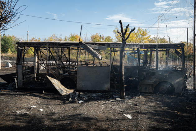 Russian Strike Hits Kramatorsk Buses The burned-out shell of a passenger bus stands at the site of a Russian strike in Kramatorsk, Donetsk region, Ukraine, on October 8, 2026. Ukrainian authorities said a Russian guided bomb struck two scheduled passenger buses in Kramatorsk at about 10:00. At least 30 people were killed and at least 18 wounded, while Ukraine s State Emergency Service later reported 33 deaths; public transport in Kramatorsk and nearby Sloviansk was suspended after the attack. Kramatorsk Donetsk Ukraine Copyright: xOrixAviramx