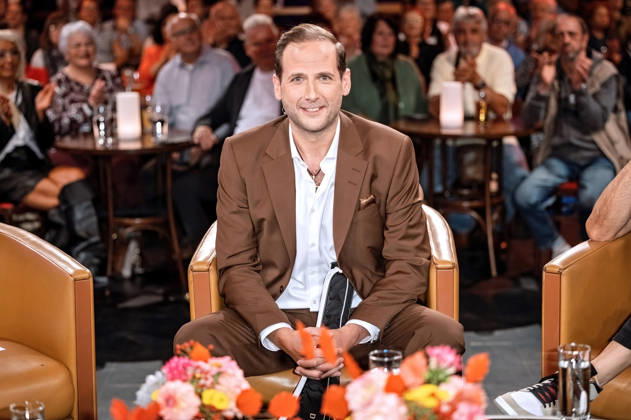 MDR Riverboat: Antique dealer Julian Schmitz Avila during the taping of the MDR talk show Riverboat on October 8, 2026, at Mediacity Leipzig 20261008SFL0050
