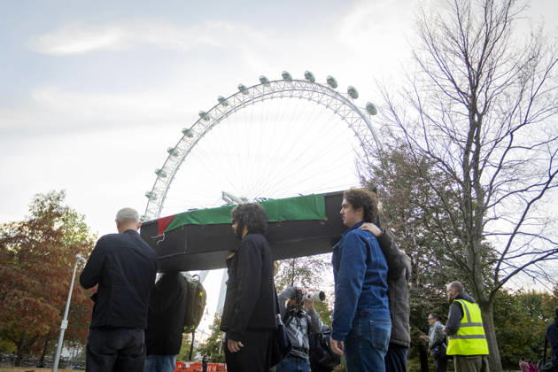Pro-Palestine Silent Funeral Procession Central London, October 8, 2026 A pro-Palestine silent funeral procession took place in Central London, with demonstrators walking in silence to remember Palestinians killed in the conflict in Gaza. Participants carried Palestinian flags and placards, while some held a coffin and others carried effigies wrapped in burial shrouds, symbolising those killed in the conflict., Credit:Zak Irfan Avalon Copyright: xZakxIrfanx xAvalonx 1141551860